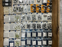 Berker partij divers schakelmaterieel (88x) - afbeelding 5 van  11