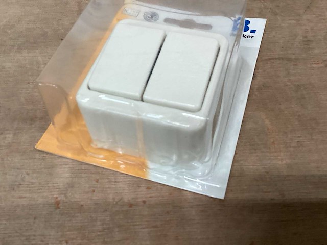 Berker schakelaar opbouw, dubbele serieschakelaar (39x) - afbeelding 3 van  4