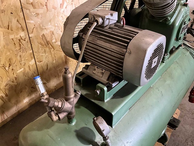 Berko - b6800 - luchtcompressor 250liter - afbeelding 4 van  9