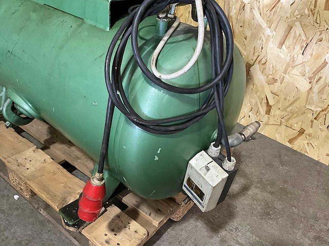 Berko - b6800 - luchtcompressor 250liter - afbeelding 7 van  9