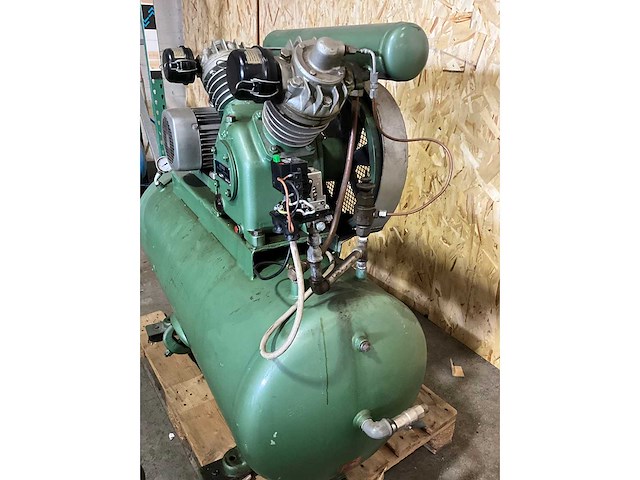 Berko - b6800 - luchtcompressor 250liter - afbeelding 9 van  9