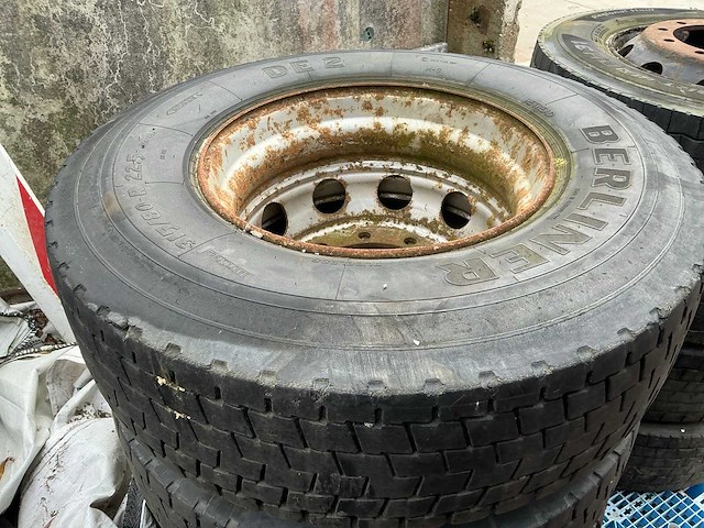 Berliner de2 vrachtwagen banden (4x) - afbeelding 3 van  10