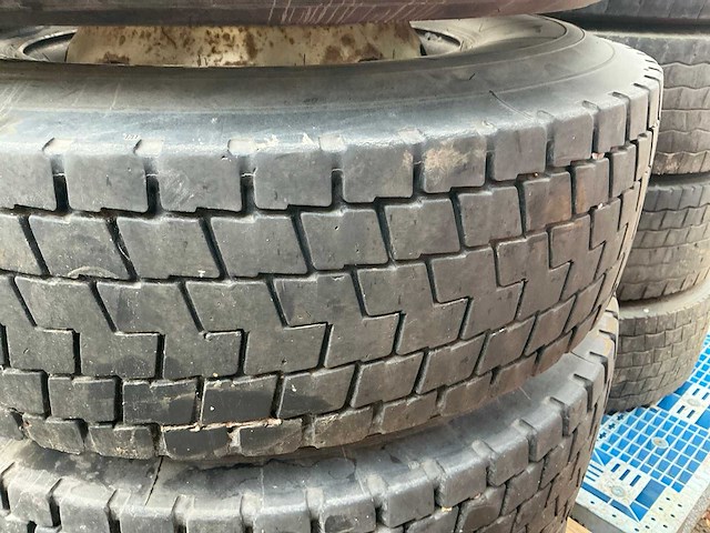 Berliner de2 vrachtwagen banden (4x) - afbeelding 9 van  10