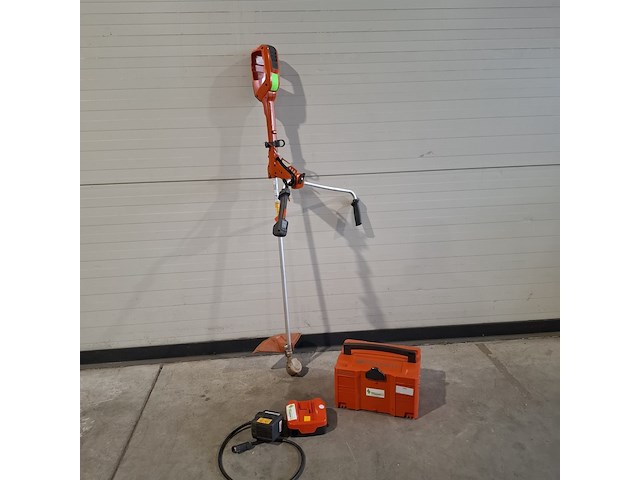 Bermmaaier + oplaadpakket voor accupack husqvarna, 520irx, bouwjaar 2023 - afbeelding 1 van  9