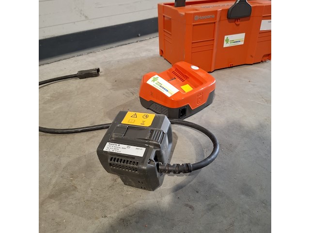 Bermmaaier + oplaadpakket voor accupack husqvarna, 520irx, bouwjaar 2023 - afbeelding 7 van  9