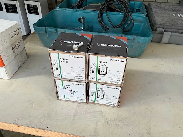 Berner din 603 m6 slotbouten (400x) - afbeelding 1 van  1