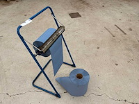 Berner rolhouder met papier - afbeelding 2 van  2