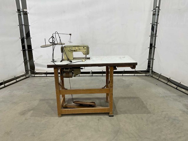 Bernina - vintage naaimachine - afbeelding 3 van  7