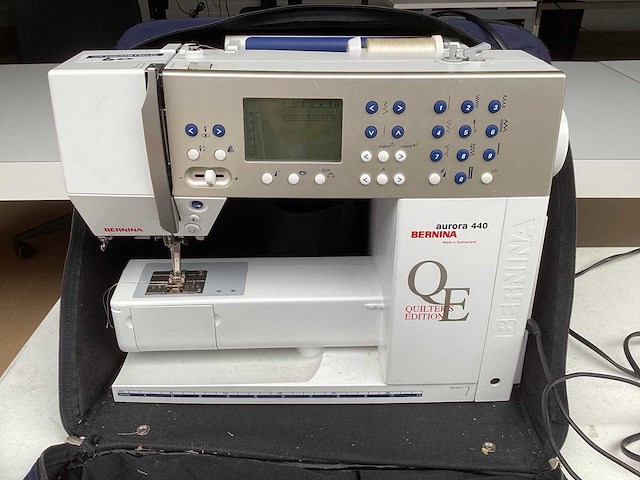 Bernina aurora 440 qe naaimachine (quilters edition) incl. tas, bsr en 2 mini-strijkijzers - afbeelding 3 van  7