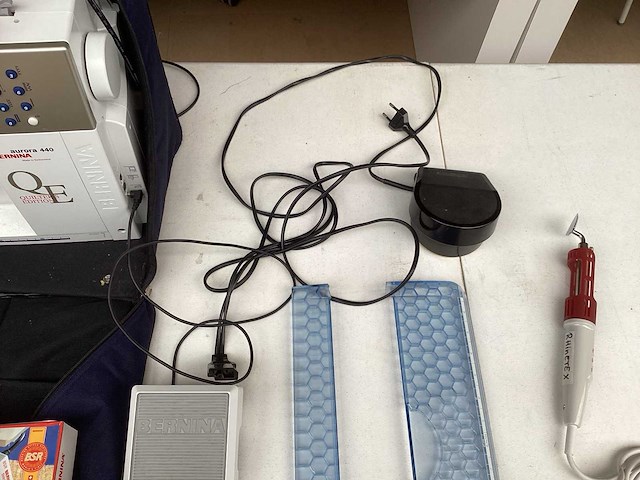 Bernina aurora 440 qe naaimachine (quilters edition) incl. tas, bsr en 2 mini-strijkijzers - afbeelding 6 van  7