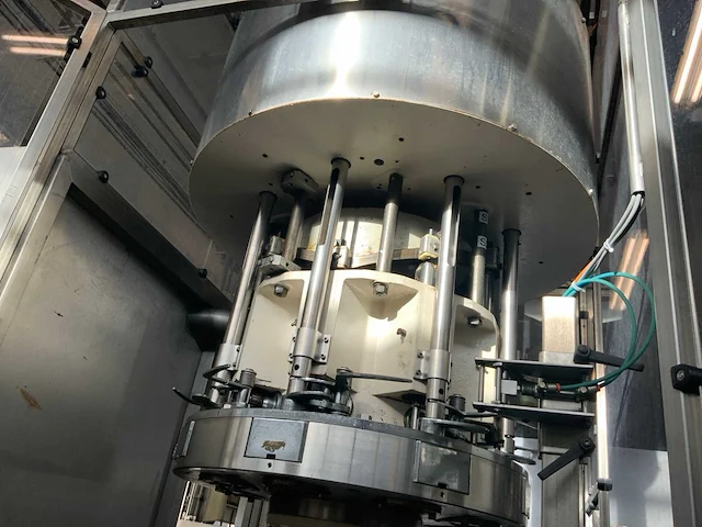 Bertolaso delta kurkensluitmachine - afbeelding 2 van  15
