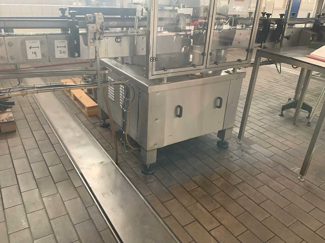 Bertolaso delta kurkensluitmachine - afbeelding 5 van  15