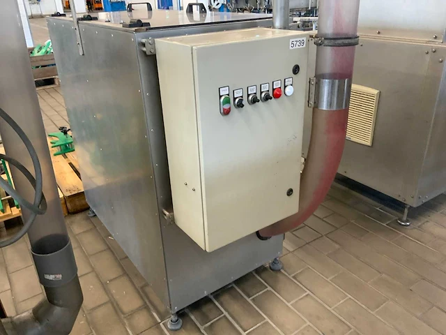 Bertolaso stelvin flessensluitmachine - afbeelding 5 van  21