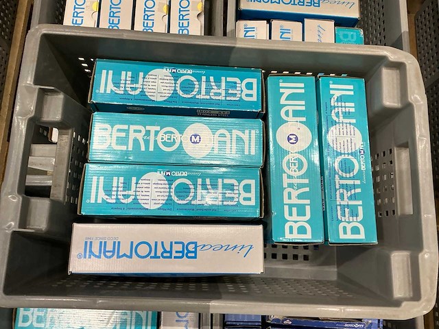 Bertomani divers deurbeslag - afbeelding 2 van  8
