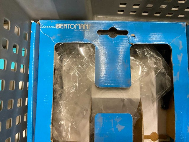 Bertomani divers deurbeslag - afbeelding 53 van  75
