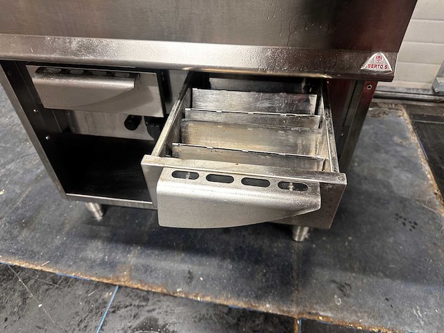 Berto's - lava grill - afbeelding 1 van  1