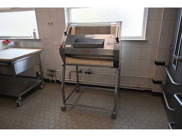 Bertrand puma faconneuse euro 2000 st stokbroodmachine - afbeelding 4 van  11