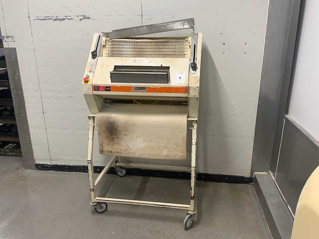 Bertrand stokbroodmachine - afbeelding 1 van  5