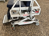 Berwick bwm1021 elektrisch inklapbare operatie stoel - afbeelding 2 van  2