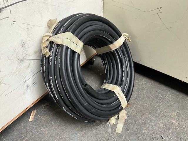 Besco - carbo - 25x35mm - brandstofslang - afbeelding 1 van  6
