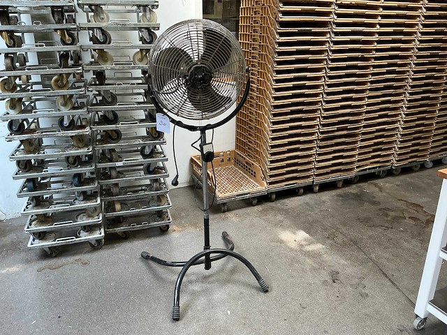 Besli ventilator op staander - afbeelding 1 van  6