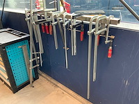 Bessey partij lijmklemmen op wandrek - afbeelding 1 van  8