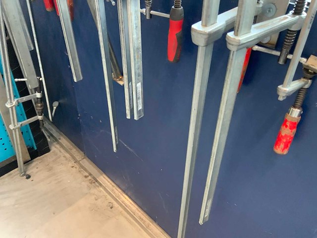 Bessey partij lijmklemmen op wandrek - afbeelding 4 van  8
