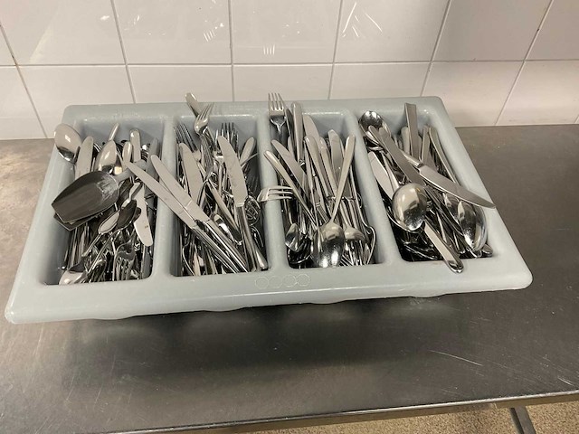 Bestek met bestekbak - afbeelding 1 van  1