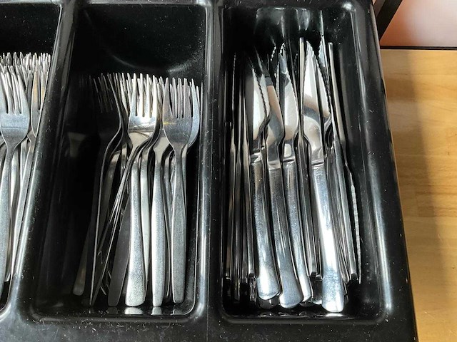 Bestekbak met bestek - afbeelding 3 van  3