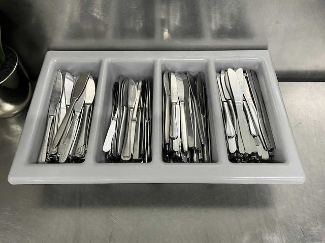 Bestekbak met messen - afbeelding 1 van  4