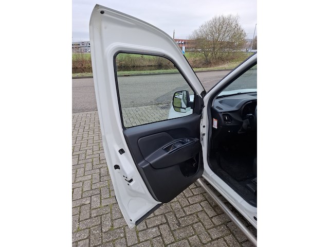 Bestelwagen fiat, doblo, n.v.t., bouwjaar 2016 - afbeelding 25 van  46
