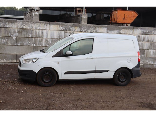 Bestelwagen ford transit courier diesel 123pk - afbeelding 1 van  1