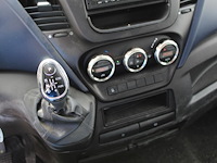 Bestelwagen iveco daily 35c14 met kenteken vhk-04-n. datum eerste toelating 26-09-2018. apk vervaldatum 02-... - afbeelding 2 van  26