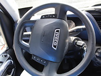 Bestelwagen iveco daily 35c14 met kenteken vhk-04-n. datum eerste toelating 26-09-2018. apk vervaldatum 02-... - afbeelding 4 van  26