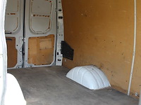 Bestelwagen iveco daily 35c14 met kenteken vhk-04-n. datum eerste toelating 26-09-2018. apk vervaldatum 02-... - afbeelding 9 van  26