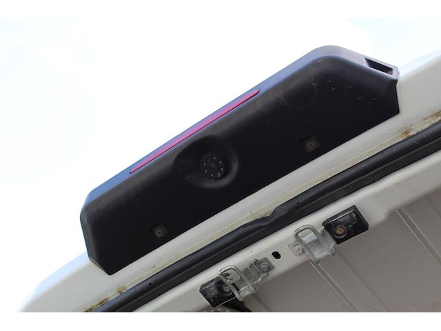 Bestelwagen iveco daily 35c14 met kenteken vhk-04-n. datum eerste toelating 26-09-2018. apk vervaldatum 02-... - afbeelding 13 van  26