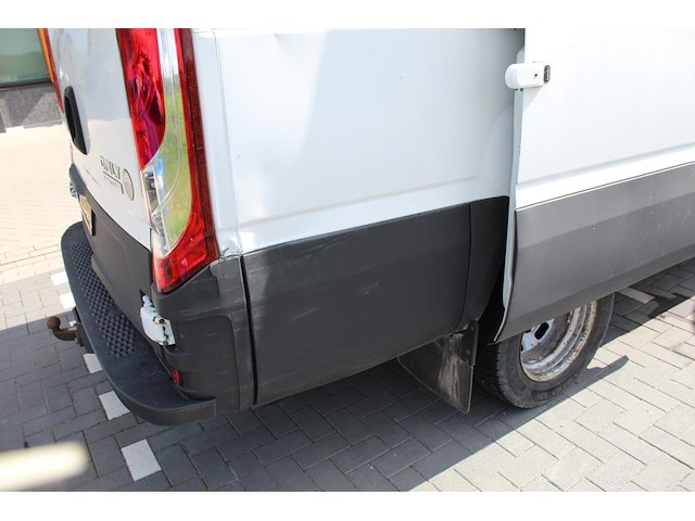 Bestelwagen iveco daily 35c14 met kenteken vhk-04-n. datum eerste toelating 26-09-2018. apk vervaldatum 02-... - afbeelding 17 van  26