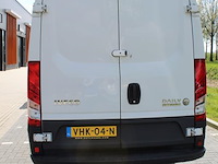 Bestelwagen iveco daily 35c14 met kenteken vhk-04-n. datum eerste toelating 26-09-2018. apk vervaldatum 02-... - afbeelding 23 van  26
