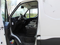 Bestelwagen iveco daily 35c14 met kenteken vhk-04-n. datum eerste toelating 26-09-2018. apk vervaldatum 02-... - afbeelding 25 van  26