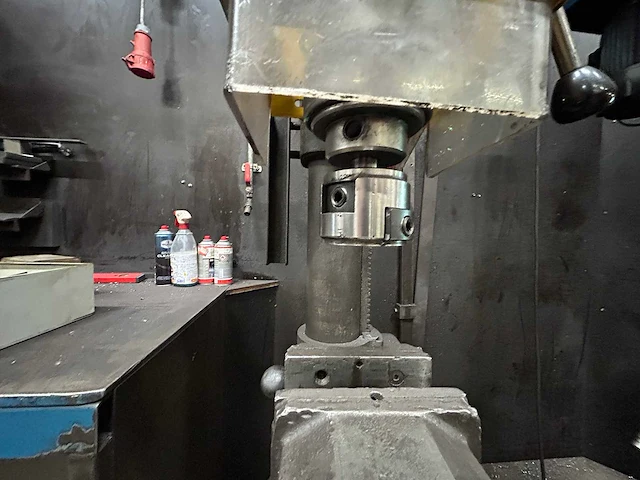 Besten - kolomboormachine - afbeelding 5 van  9