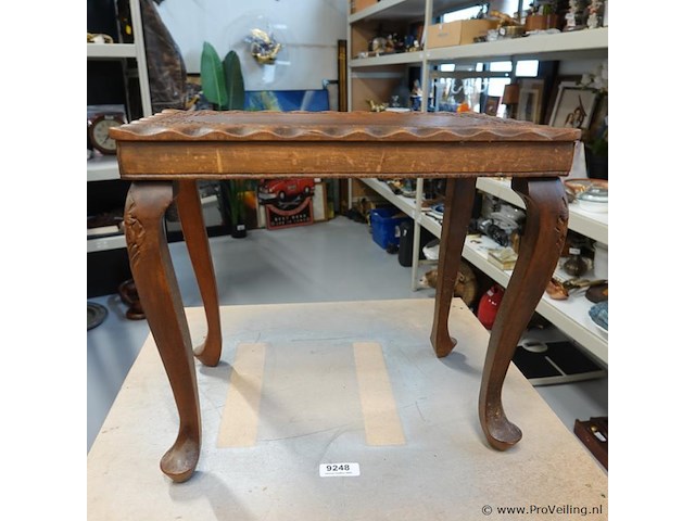 Bestoken antiek tafeltje - afbeelding 2 van  5