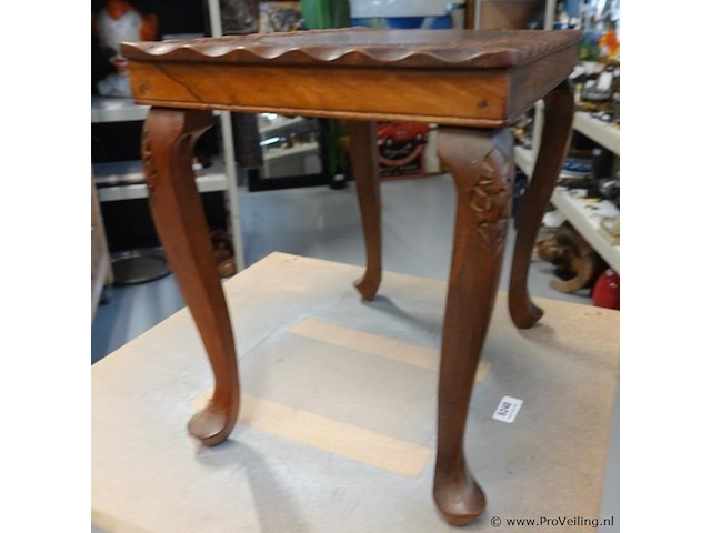 Bestoken antiek tafeltje - afbeelding 4 van  5