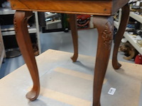 Bestoken antiek tafeltje - afbeelding 4 van  5