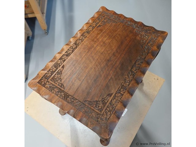 Bestoken antiek tafeltje - afbeelding 5 van  5