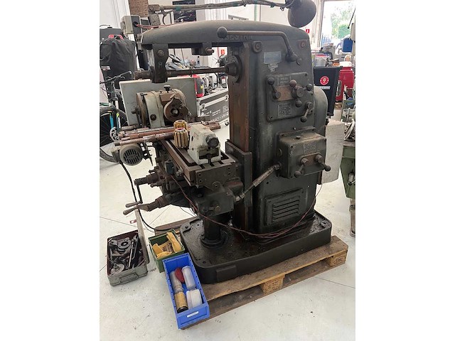 Bestra zavody tandwielfreesmachine - afbeelding 1 van  6