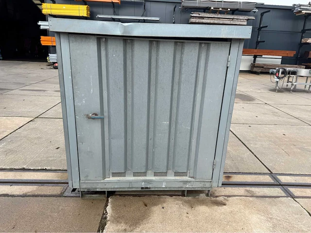 Bestrijdingsmiddelen container - afbeelding 14 van  14