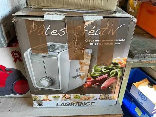 Bestron stofzuiger en divers - afbeelding 1 van  1