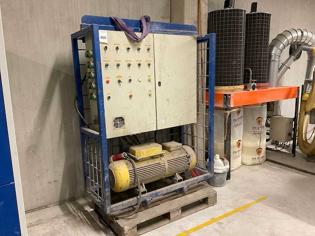 Besturingkast en elektromotor - afbeelding 1 van  8
