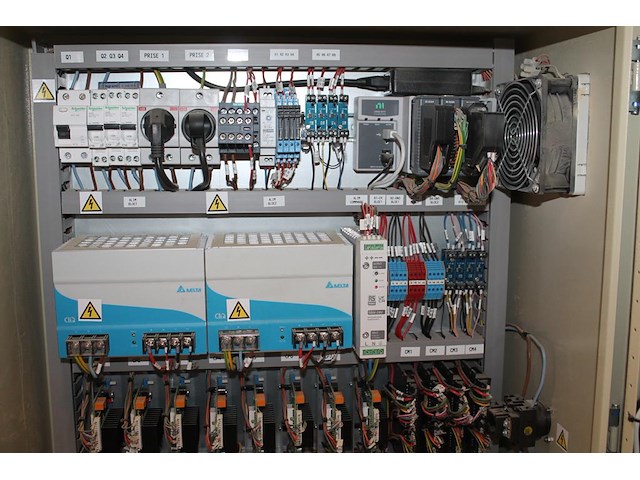 Besturingskast sprai prospayer ts op verrijdbare bok met verrijdbare pompunit met 8 pompen. april 2025. - afbeelding 6 van  9