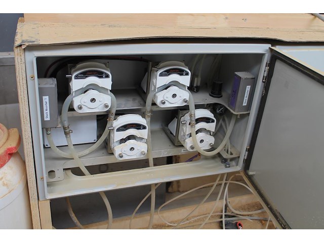 Besturingskast sprai prospayer ts op verrijdbare bok met verrijdbare pompunit met 8 pompen. april 2025. - afbeelding 9 van  9